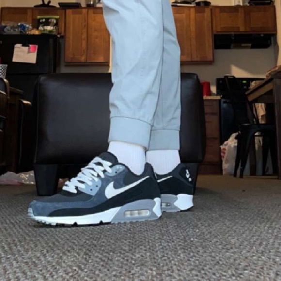 Meet your Posher, Tyler - Picture 1 of 1